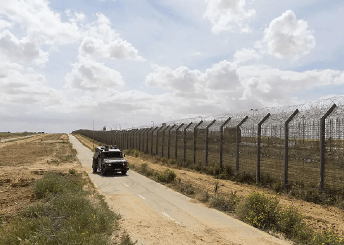 Israel libera a decenas de detenidos palestinos y los devuelve a Gaza